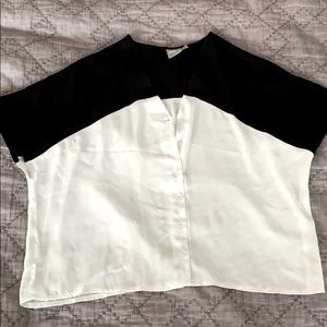 Crop top with sleeves
